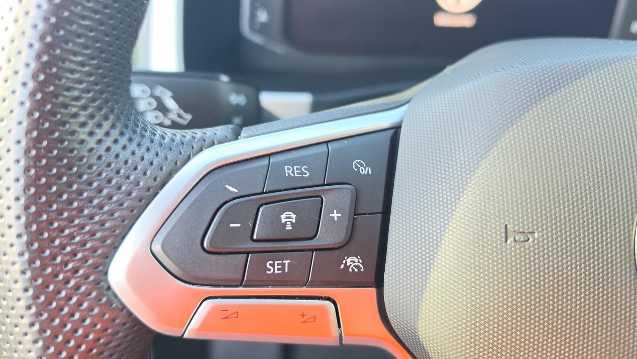 2023 Volkswagen Atlas Cross Sport 3.6L V6 SEL Premium R-Line