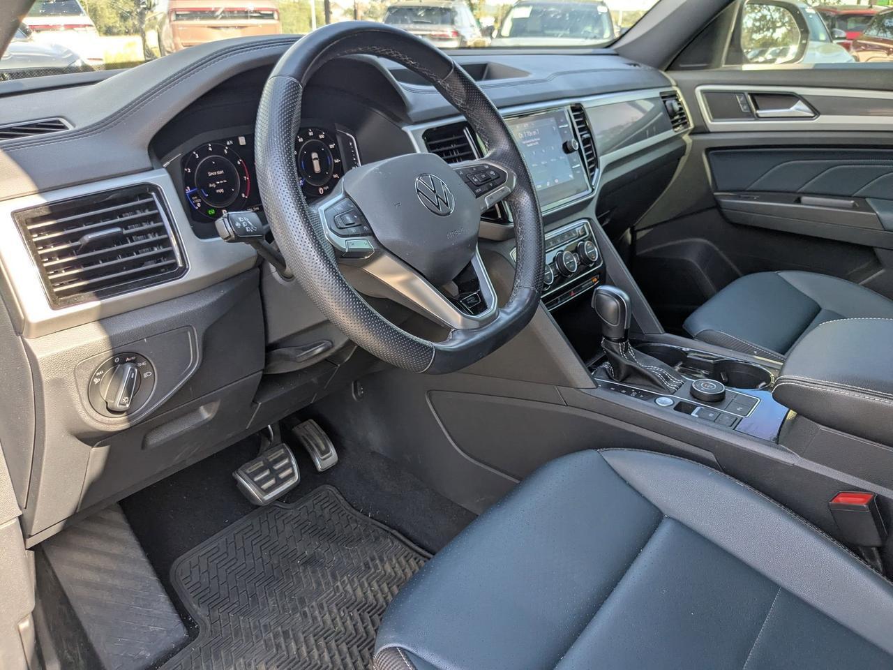2023 Volkswagen Atlas Cross Sport 3.6L V6 SEL R-Line