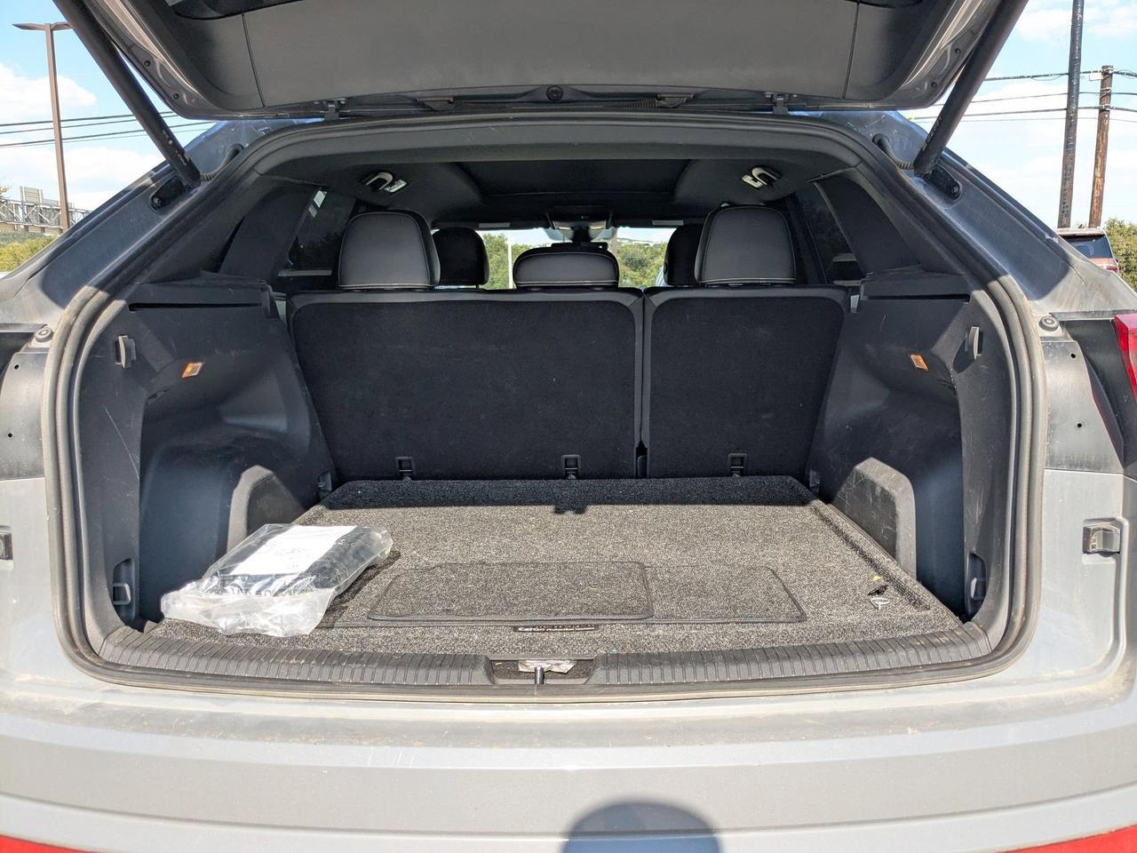 2023 Volkswagen Atlas Cross Sport 3.6L V6 SEL R-Line