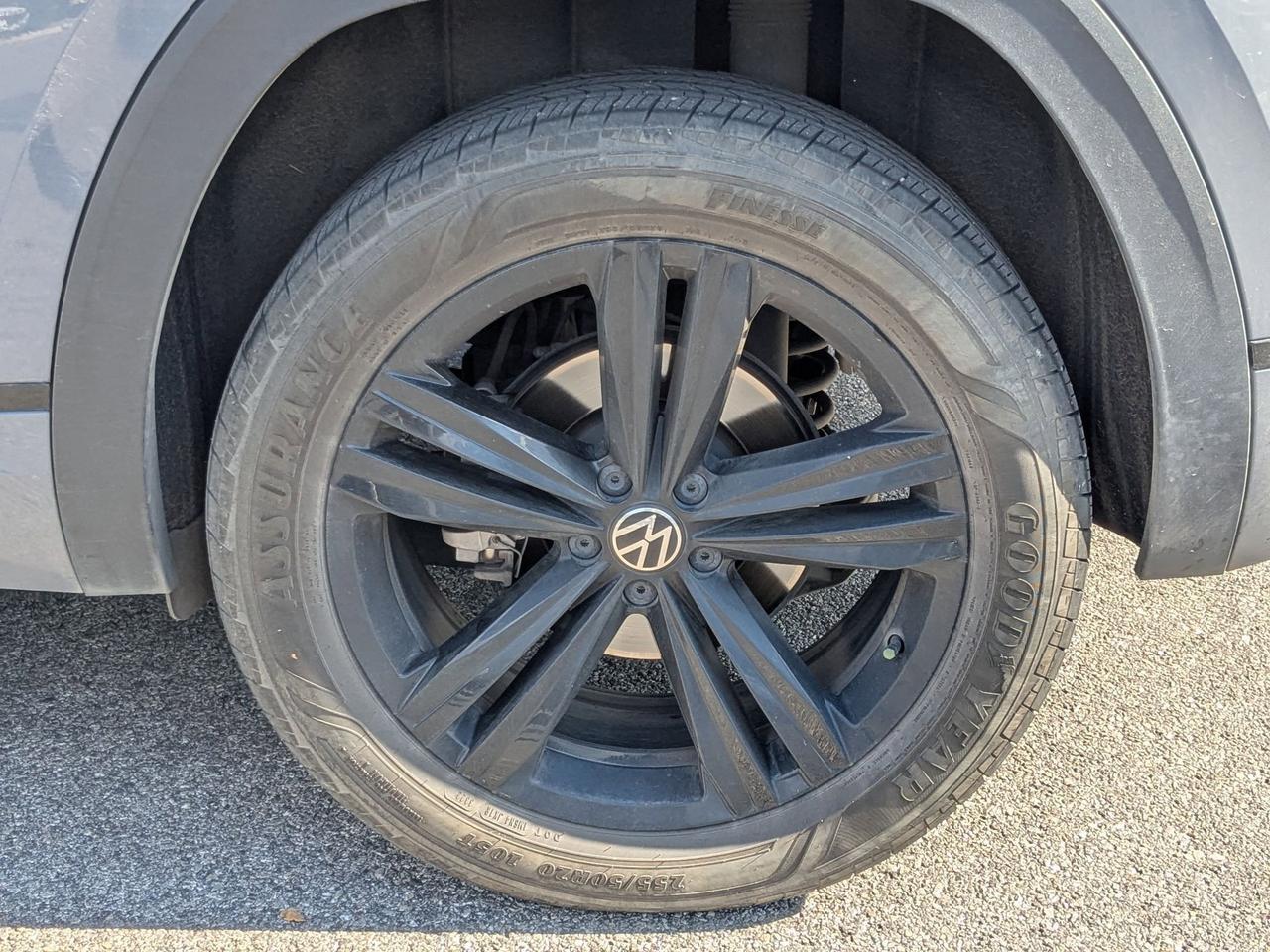 2023 Volkswagen Atlas Cross Sport 3.6L V6 SEL R-Line