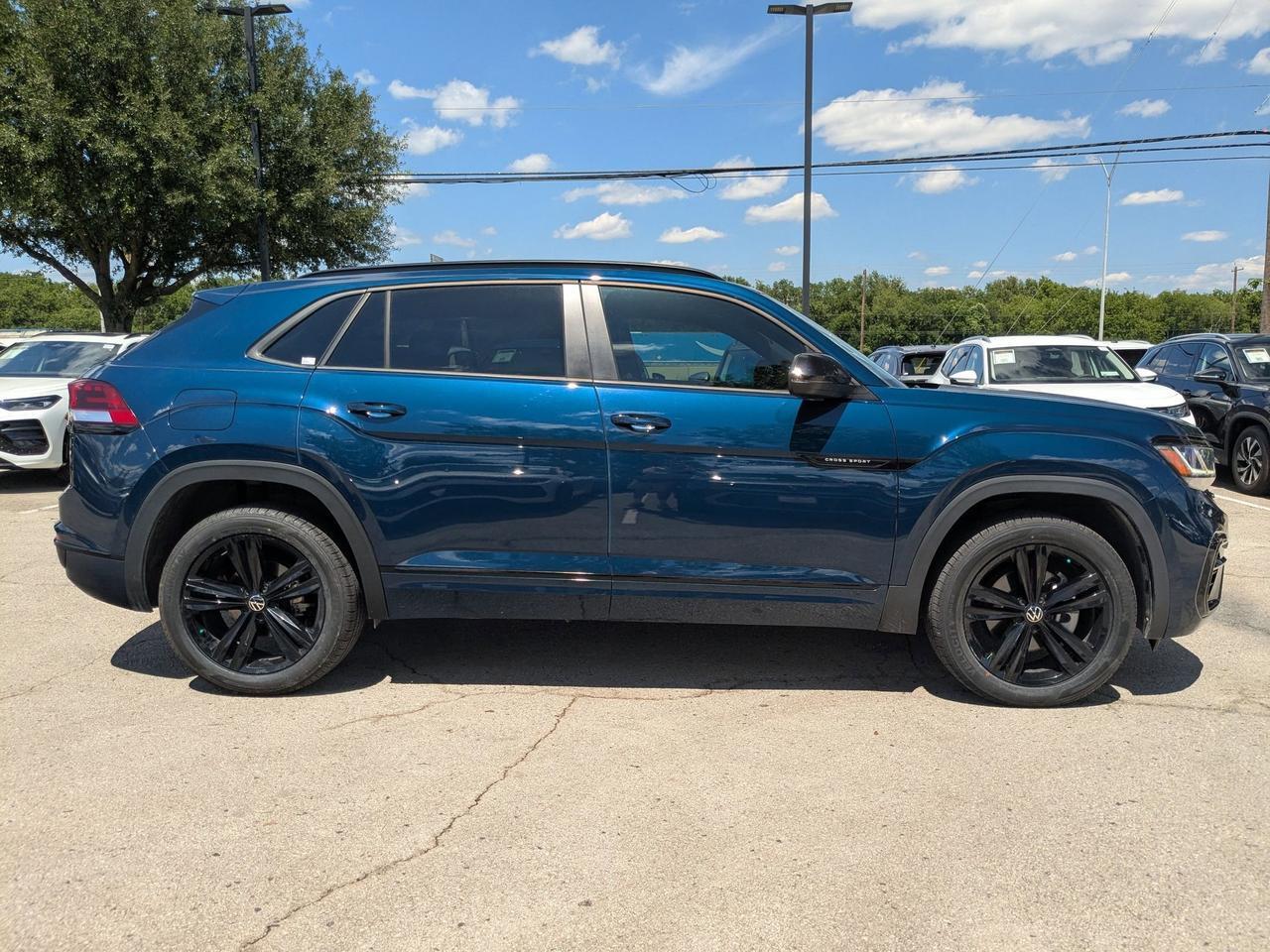 2023 Volkswagen Atlas Cross Sport 3.6L V6 SEL R-Line