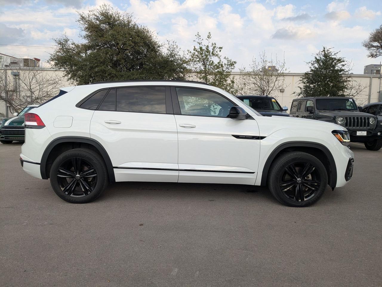 2023 Volkswagen Atlas Cross Sport 3.6L V6 SEL R-Line