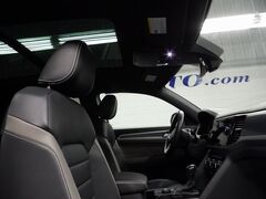 2023 Volkswagen Atlas Cross Sport SEL Premium R-Line AWD Fond du Lac WI