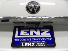 2023 Volkswagen Atlas Cross Sport SEL Premium R-Line AWD Fond du Lac WI