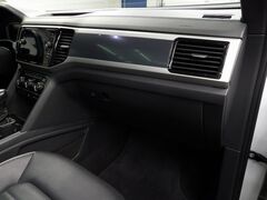 2023 Volkswagen Atlas Cross Sport SEL Premium R-Line AWD Fond du Lac WI