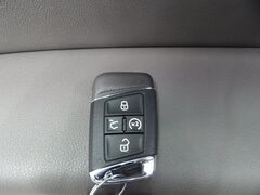 2023 Volkswagen Atlas Cross Sport SEL Premium R-Line AWD Fond du Lac WI