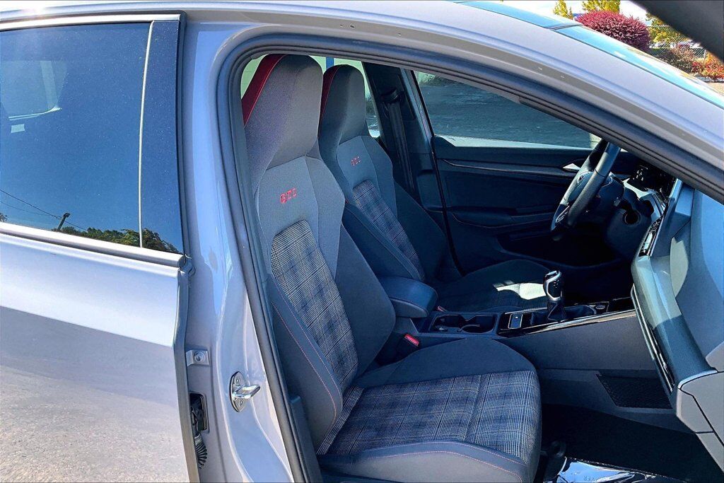 2023 Volkswagen Golf GTI 2.0T SE OR
