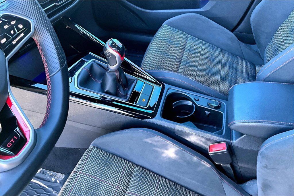 2023 Volkswagen Golf GTI 2.0T SE OR