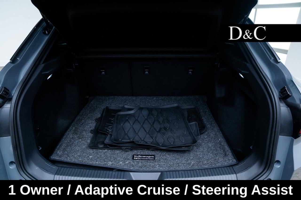 2023 Volkswagen ID.4 Pro 1 Owner / Adaptive Cruise / Steering Assist Portland OR
