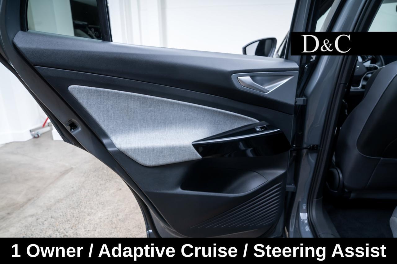 2023 Volkswagen ID.4 Pro 1 Owner / Adaptive Cruise / Steering Assist Portland OR