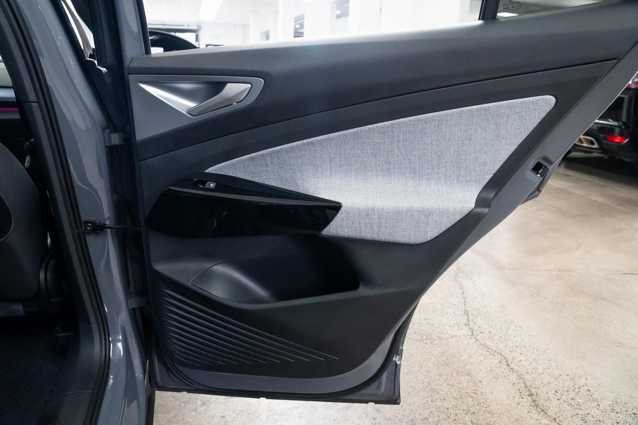 2023 Volkswagen ID.4 Pro Heated Seats Portland OR
