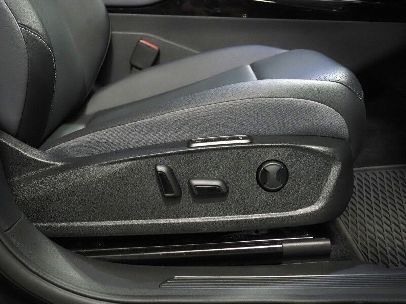 2023 Volkswagen ID.4 Pro S *PANORAMA GLASS ROOF, NAVIGATION, DIGITAL COCKPIT, ADAPTIVE CRUISE, SAFETY ALERTS, BACKUP-CAMERA, HEATED SEATS/STEERING, POWER LIFTGATE, WIRELESS CHARGING, ANDROID & APPLE Round Rock TX