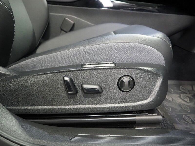 2023 Volkswagen ID.4 Pro S *PANORAMA GLASS ROOF, NAVIGATION, DIGITAL COCKPIT, ADAPTIVE CRUISE, SAFETY ALERTS, BACKUP-CAMERA, HEATED SEATS/STEERING, POWER LIFTGATE, WIRELESS CHARGING, ANDROID & APPLE Round Rock TX