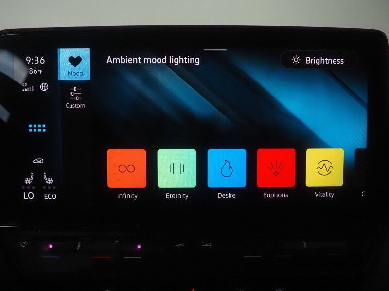2023 Volkswagen ID.4 Pro S *PANORAMA GLASS ROOF, NAVIGATION, DIGITAL COCKPIT, ADAPTIVE CRUISE, SAFETY ALERTS, BACKUP-CAMERA, HEATED SEATS/STEERING, POWER LIFTGATE, WIRELESS CHARGING, ANDROID & APPLE Round Rock TX