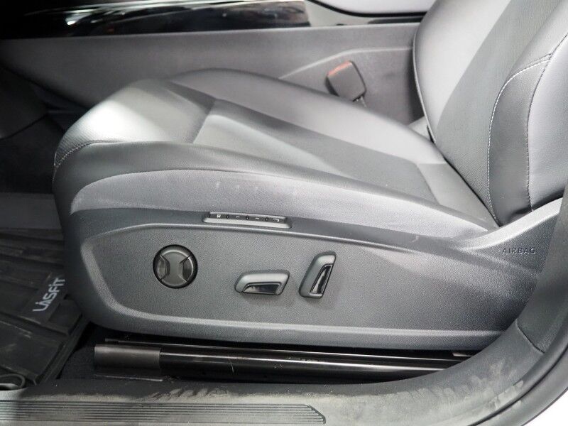 2023 Volkswagen ID.4 Pro S *PANORAMA GLASS ROOF, NAVIGATION, DIGITAL COCKPIT, ADAPTIVE CRUISE, SAFETY ALERTS, BACKUP-CAMERA, HEATED SEATS/STEERING, POWER LIFTGATE, WIRELESS CHARGING, ANDROID & APPLE Round Rock TX