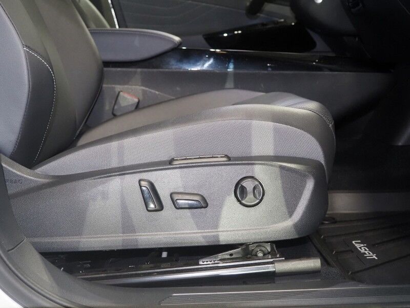 2023 Volkswagen ID.4 Pro S *PANORAMA GLASS ROOF, NAVIGATION, DIGITAL COCKPIT, ADAPTIVE CRUISE, SAFETY ALERTS, BACKUP-CAMERA, HEATED SEATS/STEERING, POWER LIFTGATE, WIRELESS CHARGING, ANDROID & APPLE Round Rock TX