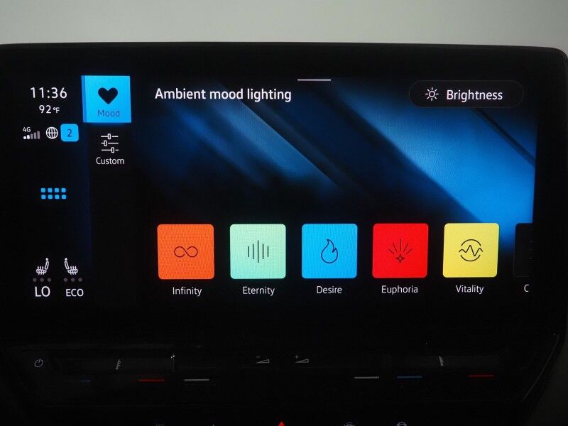2023 Volkswagen ID.4 Pro S *PANORAMA GLASS ROOF, NAVIGATION, DIGITAL COCKPIT, ADAPTIVE CRUISE, SAFETY ALERTS, BACKUP-CAMERA, HEATED SEATS/STEERING, POWER LIFTGATE, WIRELESS CHARGING, ANDROID & APPLE Round Rock TX