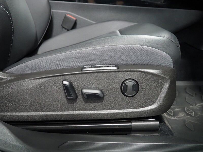 2023 Volkswagen ID.4 Pro S Plus AWD *PANORAMA GLASS ROOF, NAVIGATION, ADAPTIVE CRUISE, DIGITAL COCKPIT, SAFETY ALERTS, 360 VIEW CAMERAS, HEATED SEATS/STEERING, POWER LIFTGATE, WIRELESS CHARGING, ANDROID & APPLE Round Rock TX