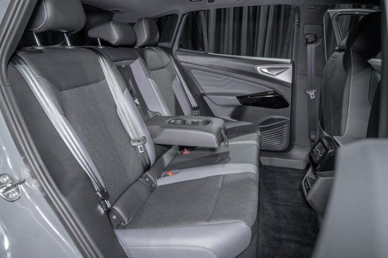 2023 Volkswagen ID.4 Pro S photo 7