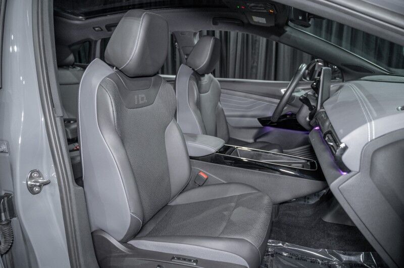 2023 Volkswagen ID.4 Pro S photo 8