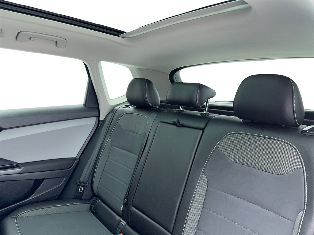 2023 Volkswagen Taos 1.5T SE CAM,PANO,HTD STS,BLIND SPOT,18&quot; WLS Plano TX