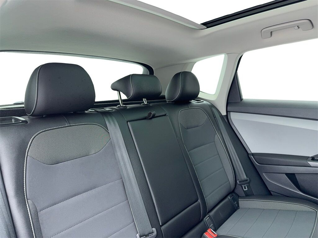 2023 Volkswagen Taos 1.5T SE CAM,PANO,HTD STS,BLIND SPOT,18&quot; WLS Plano TX