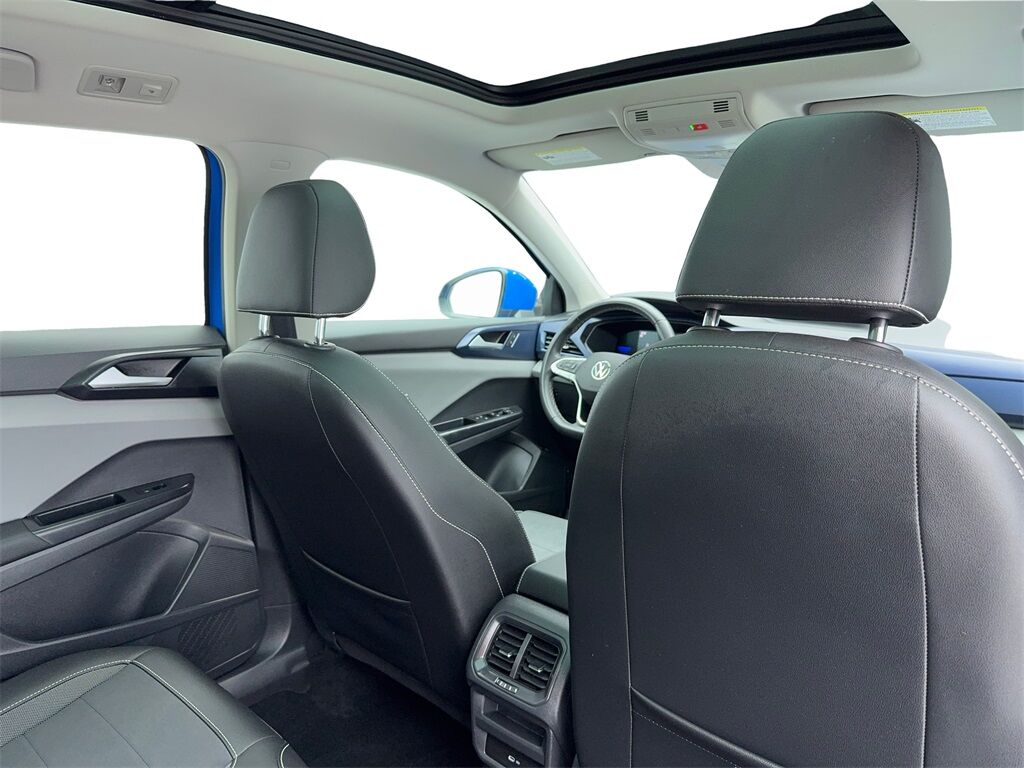 2023 Volkswagen Taos 1.5T SE CAM,PANO,HTD STS,BLIND SPOT,18&quot; WLS Plano TX