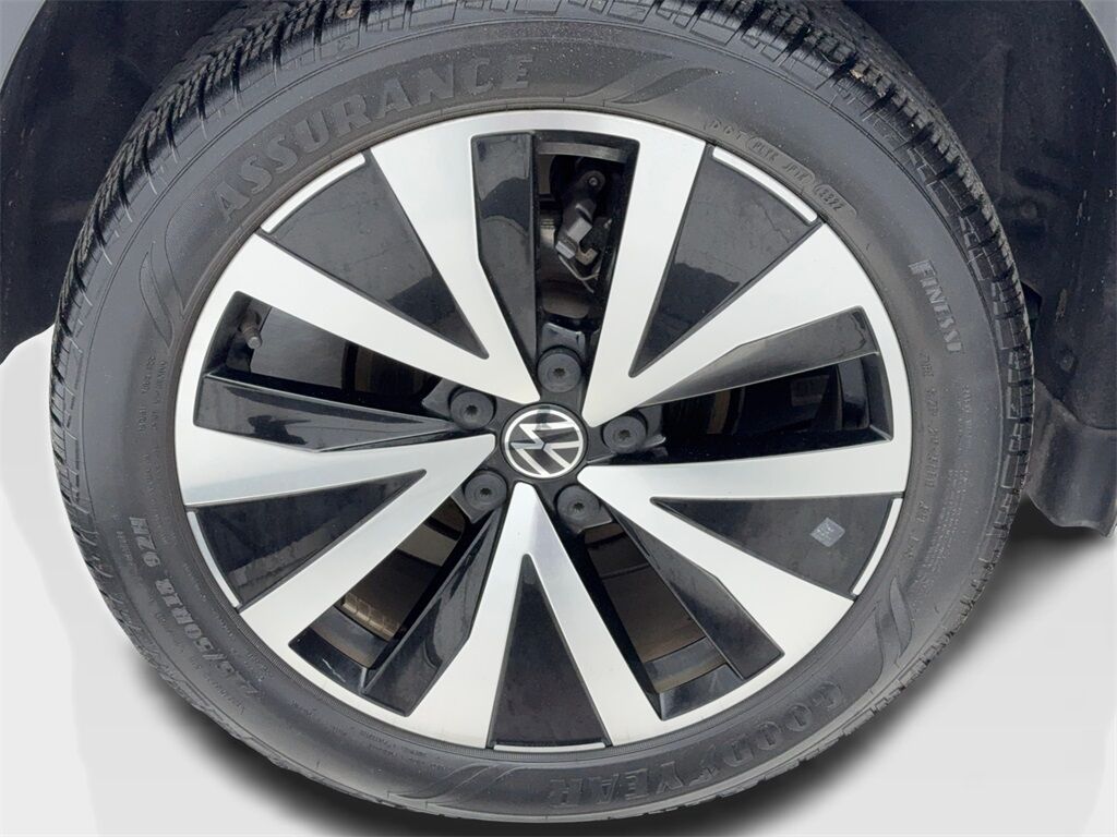 2023 Volkswagen Taos 1.5T SE CAM,PANO,HTD STS,BLIND SPOT,18&quot; WLS Plano TX