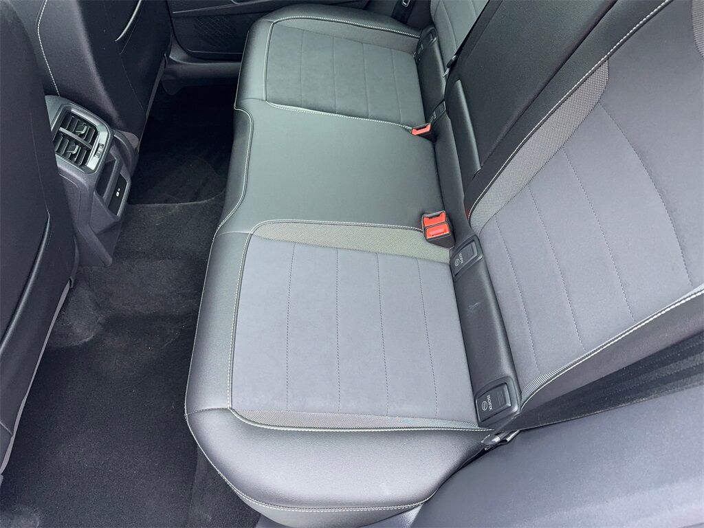 2023 Volkswagen Taos 1.5T SE CAM,PANO,HTD STS,BLIND SPOT,18&quot; WLS Plano TX