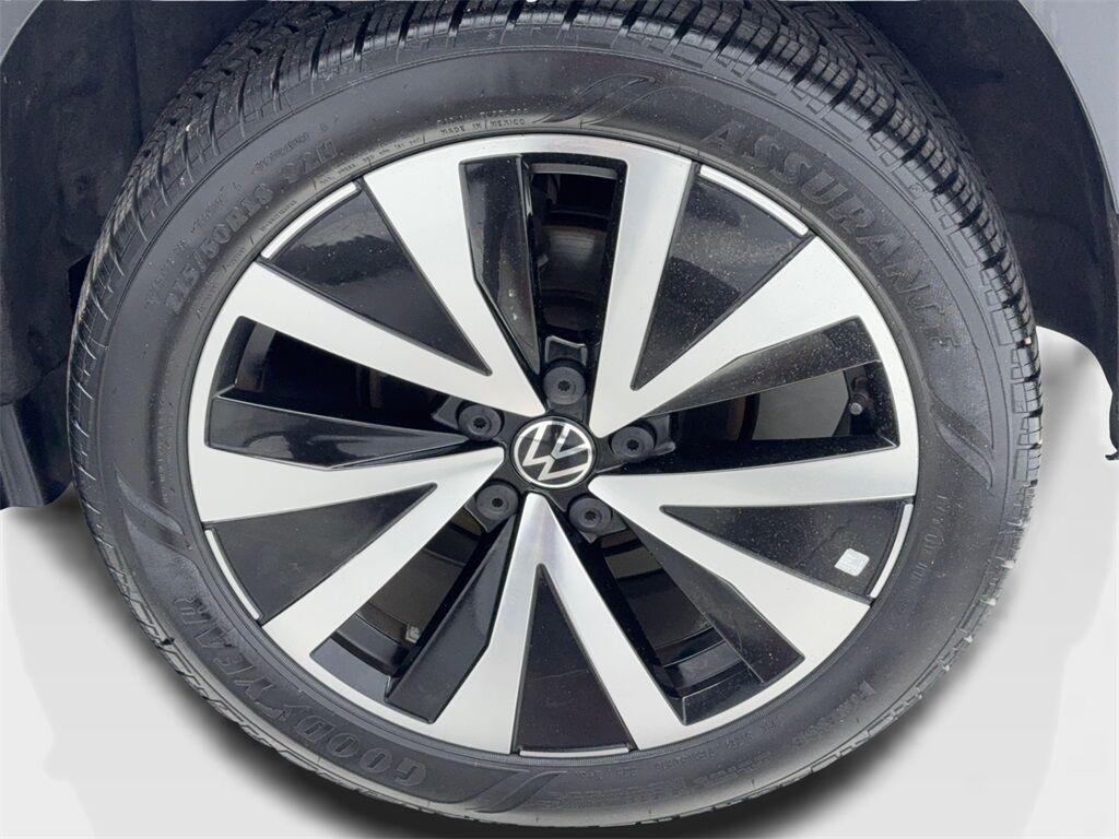 2023 Volkswagen Taos 1.5T SE CAM,PANO,HTD STS,BLIND SPOT,18&quot; WLS Plano TX
