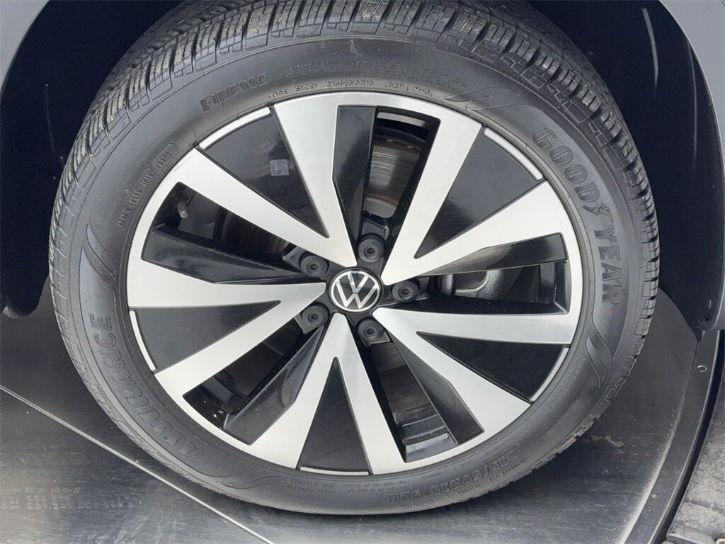 2023 Volkswagen Taos 1.5T SE CAM,PANO,HTD STS,BLIND SPOT,18&quot; WLS Plano TX