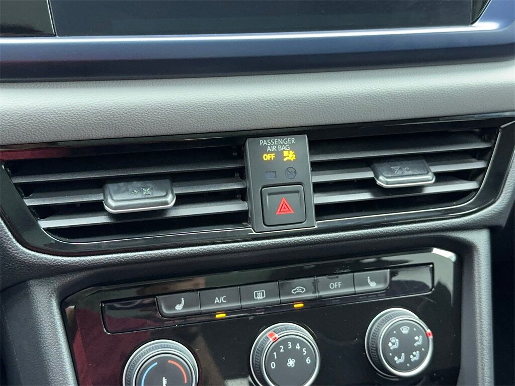 2023 Volkswagen Taos 1.5T SE CAM,PANO,HTD STS,BLIND SPOT,18&quot; WLS Plano TX