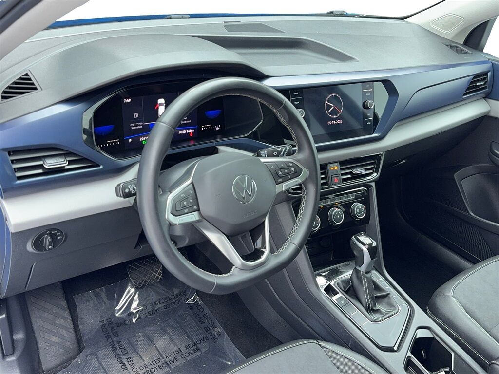 2023 Volkswagen Taos 1.5T SE CAM,PANO,HTD STS,BLIND SPOT,18&quot; WLS Plano TX