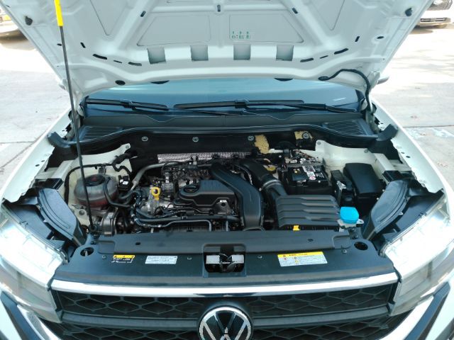2023 Volkswagen Taos 1.5T SE Plano TX