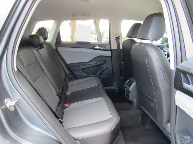 2023 Volkswagen Taos 1.5T SE Plano TX
