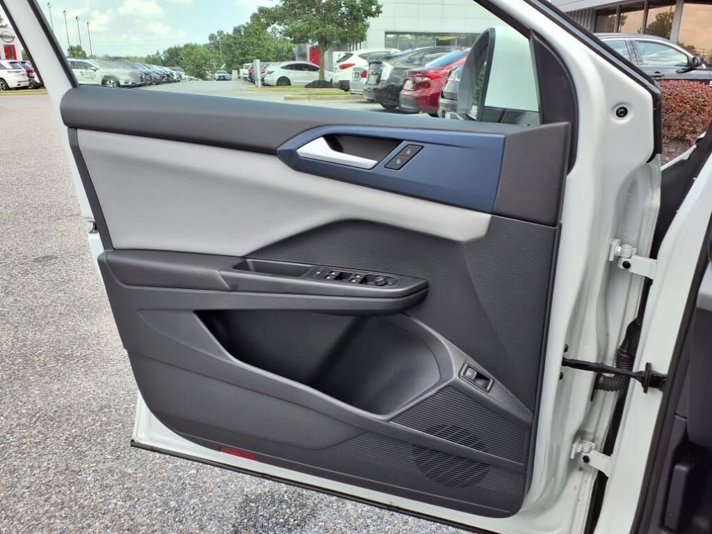 2023 Volkswagen Taos 1.5T SE Waldorf MD