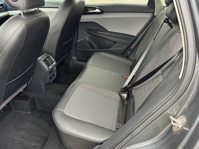 2023 Volkswagen Taos 1.5T SE Springfield VA