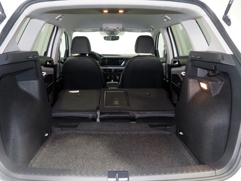 2023 Volkswagen Taos SE *ADAPTIVE CRUISE, SAFETY ALERTS, DIGITAL COCKPIT, BACKUP-CAMERA, COLOR TOUCHSCREEN, HEATED SEATS/STEERING, REMOTE START, KEYLESS ENTRY, WIRELESS CHARGING, ANDROID & APPLE Round Rock TX