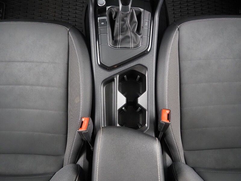 2023 Volkswagen Taos SE *ADAPTIVE CRUISE, SAFETY ALERTS, DIGITAL COCKPIT, BACKUP-CAMERA, COLOR TOUCHSCREEN, HEATED SEATS/STEERING, REMOTE START, KEYLESS ENTRY, WIRELESS CHARGING, ANDROID & APPLE Round Rock TX
