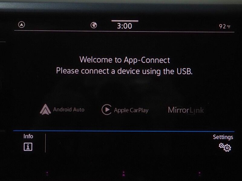 2023 Volkswagen Taos SE *ADAPTIVE CRUISE, SAFETY ALERTS, DIGITAL COCKPIT, BACKUP-CAMERA, COLOR TOUCHSCREEN, HEATED SEATS/STEERING, REMOTE START, KEYLESS ENTRY, WIRELESS CHARGING, ANDROID & APPLE Round Rock TX