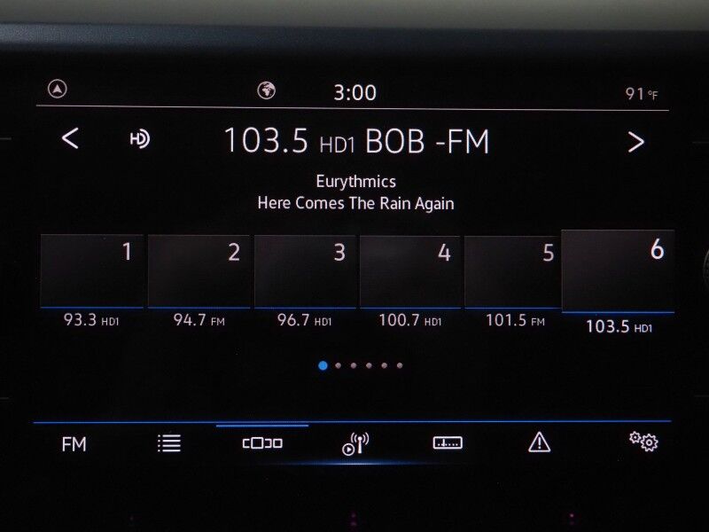 2023 Volkswagen Taos SE *ADAPTIVE CRUISE, SAFETY ALERTS, DIGITAL COCKPIT, BACKUP-CAMERA, COLOR TOUCHSCREEN, HEATED SEATS/STEERING, REMOTE START, KEYLESS ENTRY, WIRELESS CHARGING, ANDROID & APPLE Round Rock TX