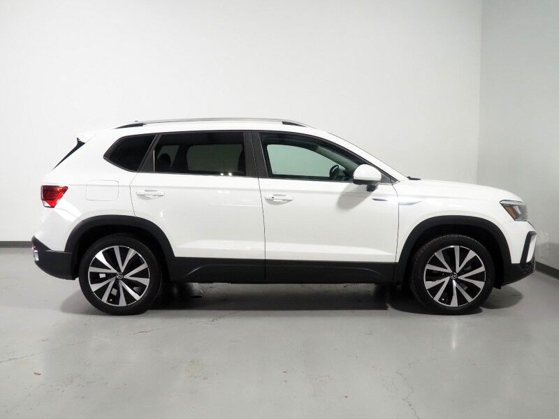 2023 Volkswagen Taos SE *ADAPTIVE CRUISE, SAFETY ALERTS, DIGITAL COCKPIT, BACKUP-CAMERA, COLOR TOUCHSCREEN, HEATED SEATS/STEERING, REMOTE START, KEYLESS ENTRY, WIRELESS CHARGING, ANDROID & APPLE Round Rock TX