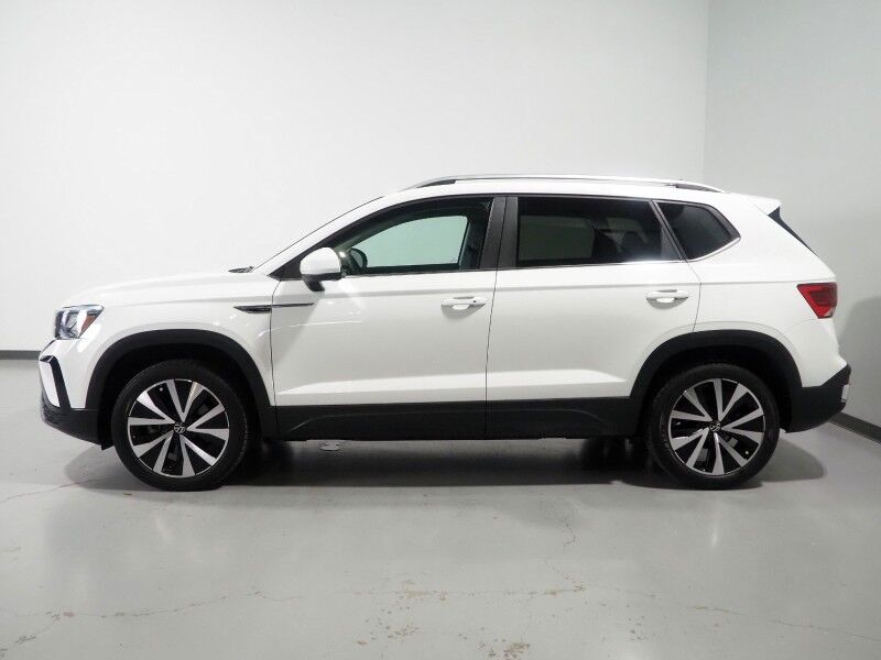 2023 Volkswagen Taos SE *ADAPTIVE CRUISE, SAFETY ALERTS, DIGITAL COCKPIT, BACKUP-CAMERA, COLOR TOUCHSCREEN, HEATED SEATS/STEERING, REMOTE START, KEYLESS ENTRY, WIRELESS CHARGING, ANDROID & APPLE Round Rock TX