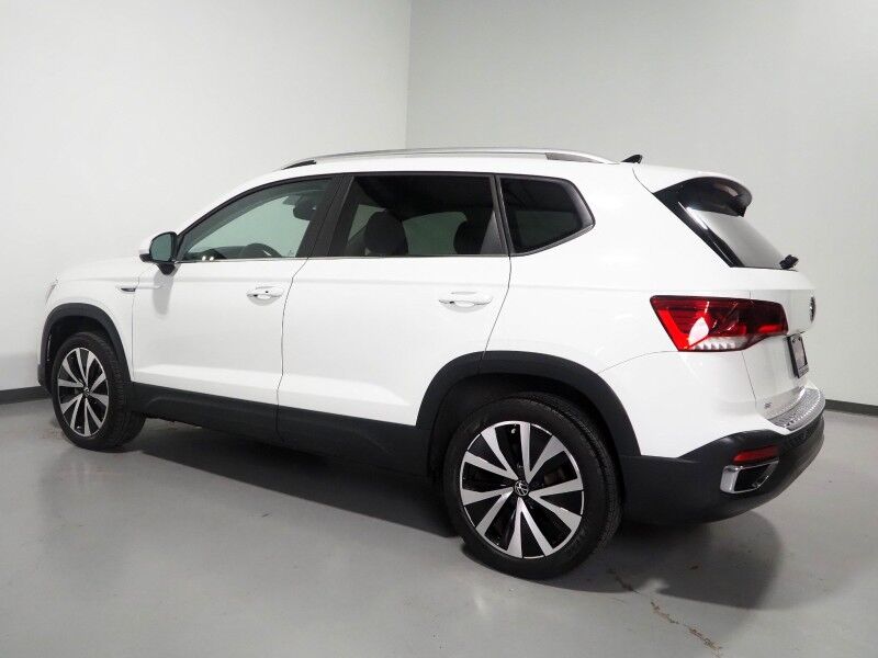 2023 Volkswagen Taos SE *ADAPTIVE CRUISE, SAFETY ALERTS, DIGITAL COCKPIT, BACKUP-CAMERA, COLOR TOUCHSCREEN, HEATED SEATS/STEERING, REMOTE START, KEYLESS ENTRY, WIRELESS CHARGING, ANDROID & APPLE Round Rock TX