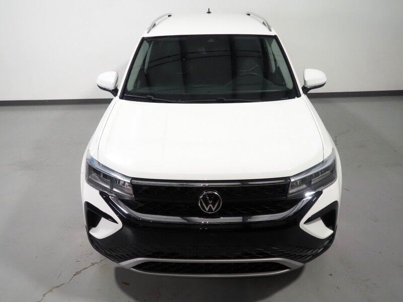 2023 Volkswagen Taos SE *ADAPTIVE CRUISE, SAFETY ALERTS, DIGITAL COCKPIT, BACKUP-CAMERA, COLOR TOUCHSCREEN, HEATED SEATS/STEERING, REMOTE START, KEYLESS ENTRY, WIRELESS CHARGING, ANDROID & APPLE Round Rock TX