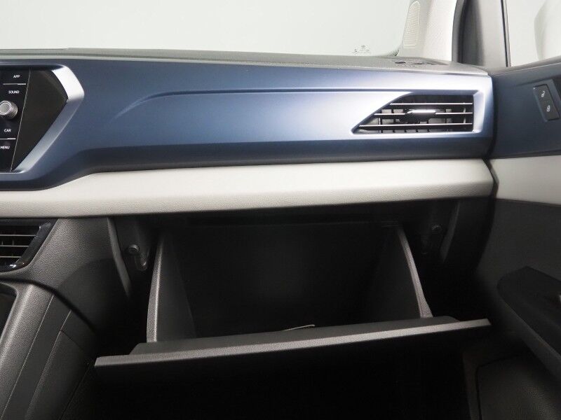 2023 Volkswagen Taos SE *ADAPTIVE CRUISE, SAFETY ALERTS, DIGITAL COCKPIT, BACKUP-CAMERA, COLOR TOUCHSCREEN, HEATED SEATS/STEERING, REMOTE START, KEYLESS ENTRY, WIRELESS CHARGING, ANDROID & APPLE Round Rock TX