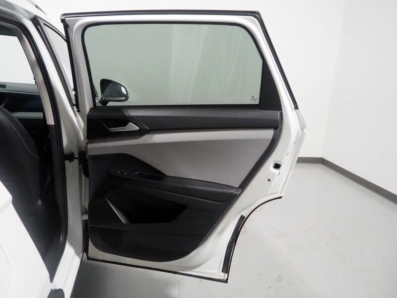 2023 Volkswagen Taos SE *ADAPTIVE CRUISE, SAFETY ALERTS, DIGITAL COCKPIT, BACKUP-CAMERA, COLOR TOUCHSCREEN, HEATED SEATS/STEERING, REMOTE START, KEYLESS ENTRY, WIRELESS CHARGING, ANDROID & APPLE Round Rock TX