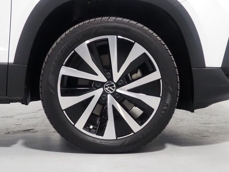 2023 Volkswagen Taos SE *ADAPTIVE CRUISE, SAFETY ALERTS, DIGITAL COCKPIT, BACKUP-CAMERA, COLOR TOUCHSCREEN, HEATED SEATS/STEERING, REMOTE START, KEYLESS ENTRY, WIRELESS CHARGING, ANDROID & APPLE Round Rock TX