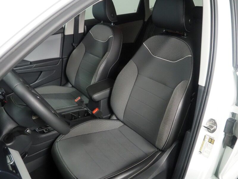2023 Volkswagen Taos SE *ADAPTIVE CRUISE, SAFETY ALERTS, DIGITAL COCKPIT, BACKUP-CAMERA, COLOR TOUCHSCREEN, HEATED SEATS/STEERING, REMOTE START, KEYLESS ENTRY, WIRELESS CHARGING, ANDROID & APPLE Round Rock TX