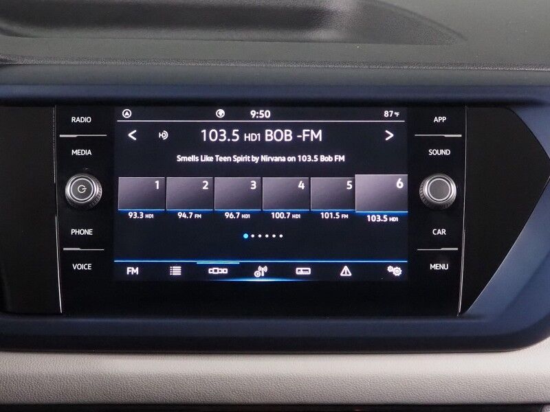 2023 Volkswagen Taos SE *ADAPTIVE CRUISE, SAFETY ALERTS, DIGITAL COCKPIT, BACKUP-CAMERA, COLOR TOUCHSCREEN, HEATED SEATS/STEERING, REMOTE START, KEYLESS ENTRY, WIRELESS CHARGING, ANDROID & APPLE Round Rock TX